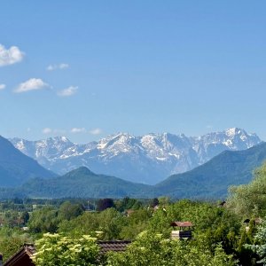 Blick auf die Zug- und Alpspitze