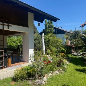Terrasse mit Garten