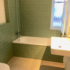 1. Bad mit Badewanne