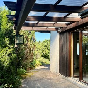 Die überdachte Südterrasse