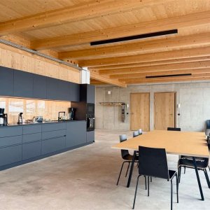 Die Gemeinschaftsküche mit Essplatz