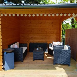 Gartenhaus mit Freisitz